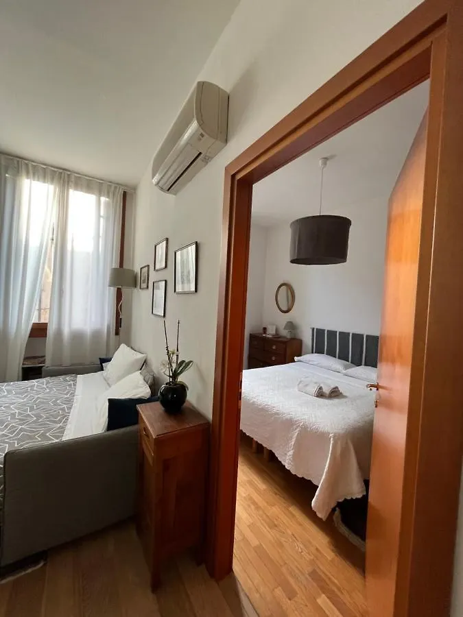 Elegant Apartment Vicenza
