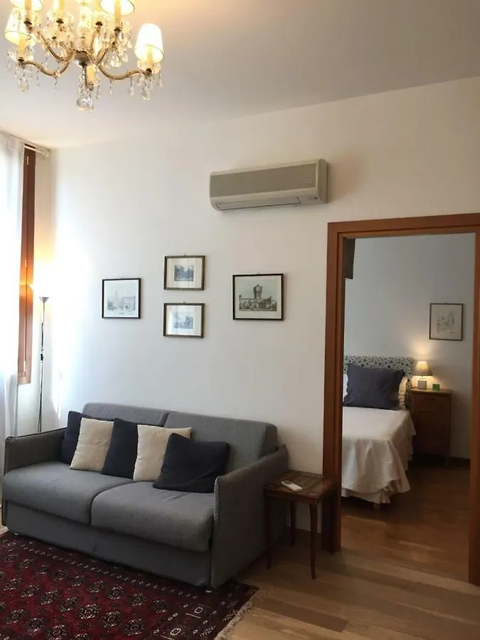 Elegant Apartment Vicenza